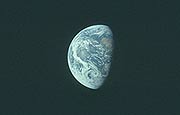 NASA发布阿波罗登月系列照片 远望绝美地球