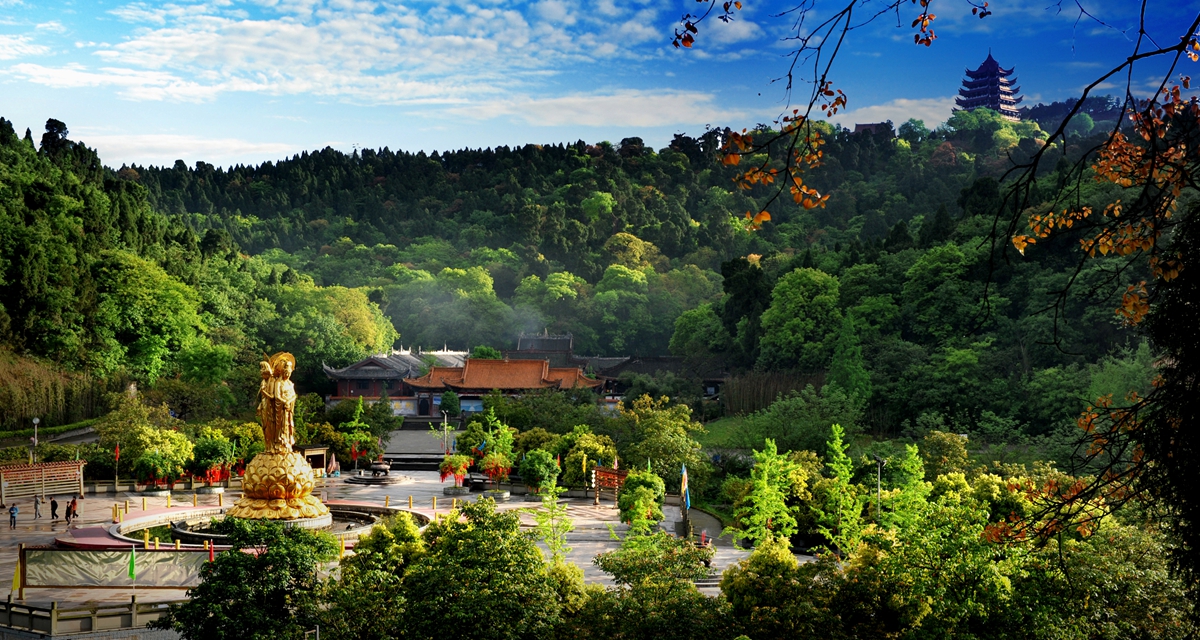 晨曦中的灵泉寺风景区.图片来源:遂宁市委宣传部